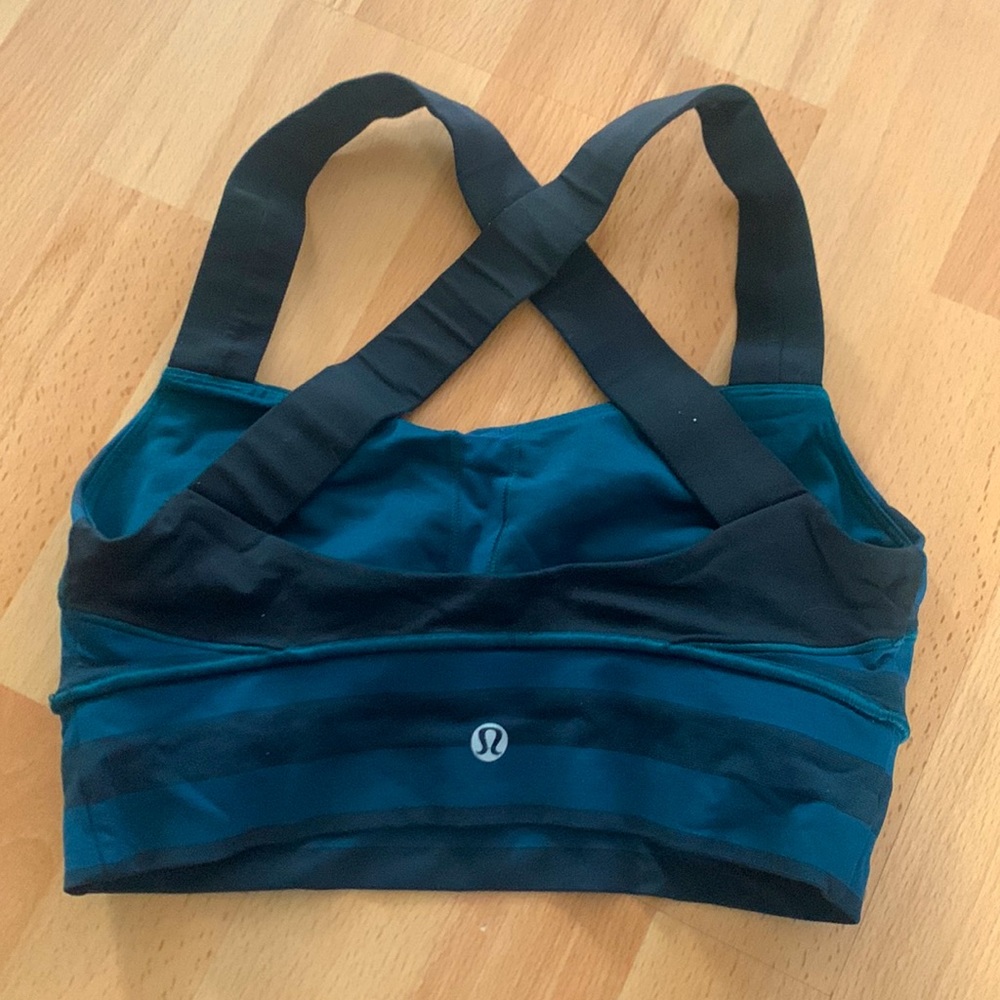 Lululemon sports bra